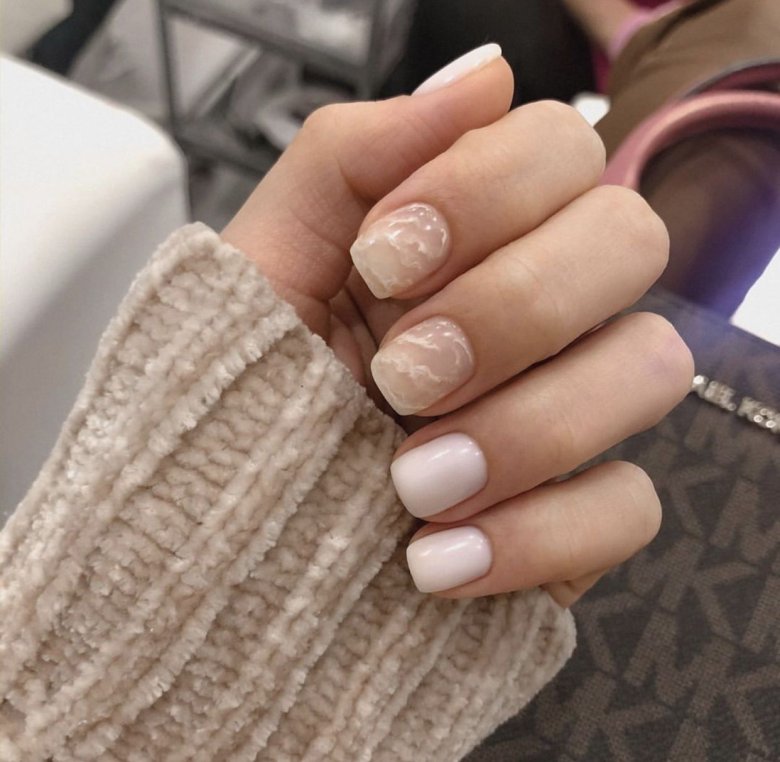 Нюд на короткі нігті