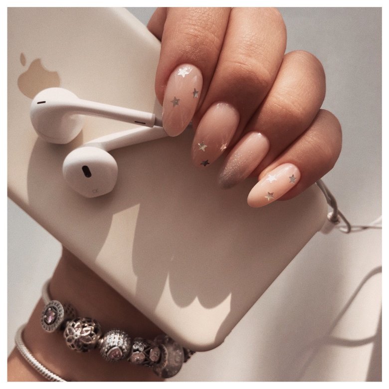 Суворий манікюр