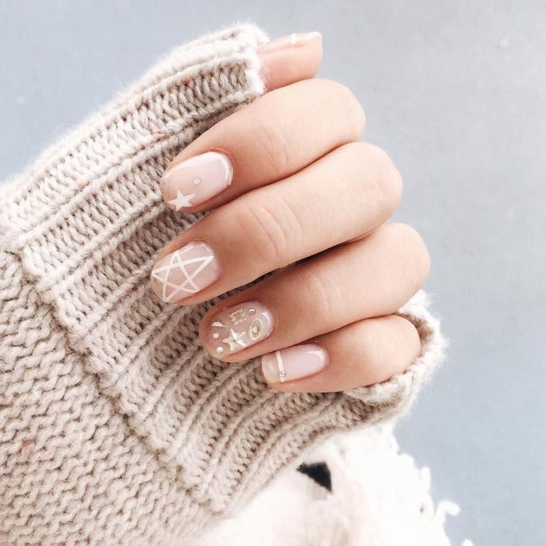 Манікюр у стилі нюд