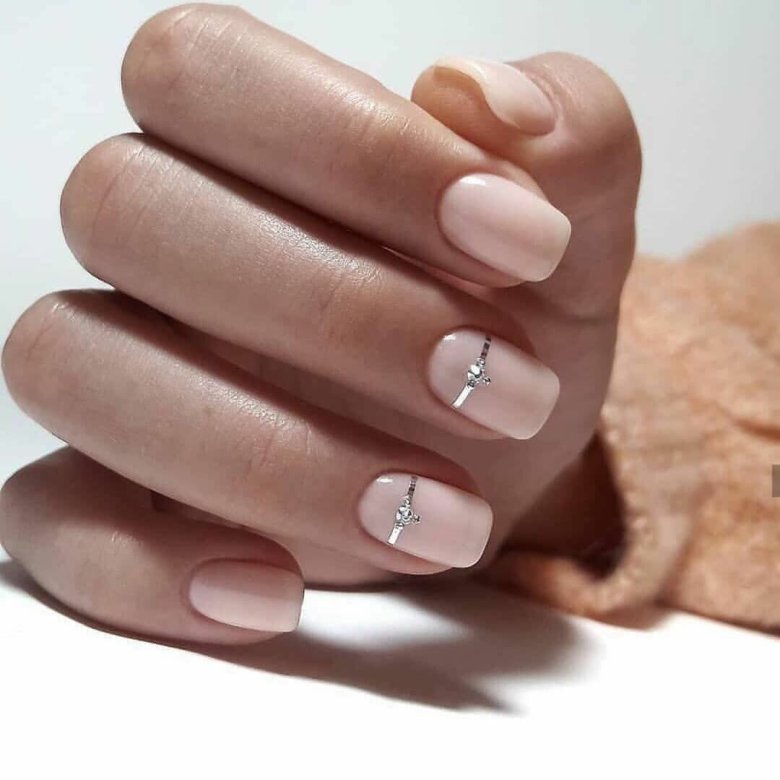 Нюдовий манікюр 2021 квадрат