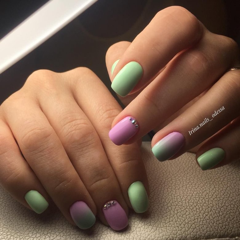 Разноцветный маникюр