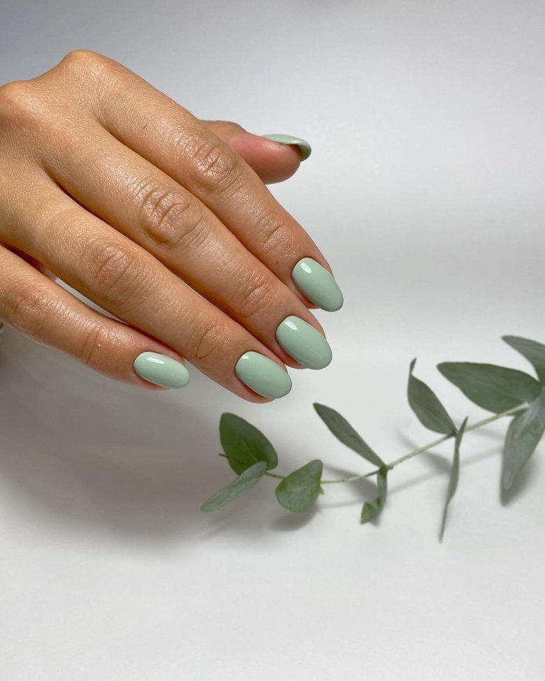 Маникюр сиреневый с розовым