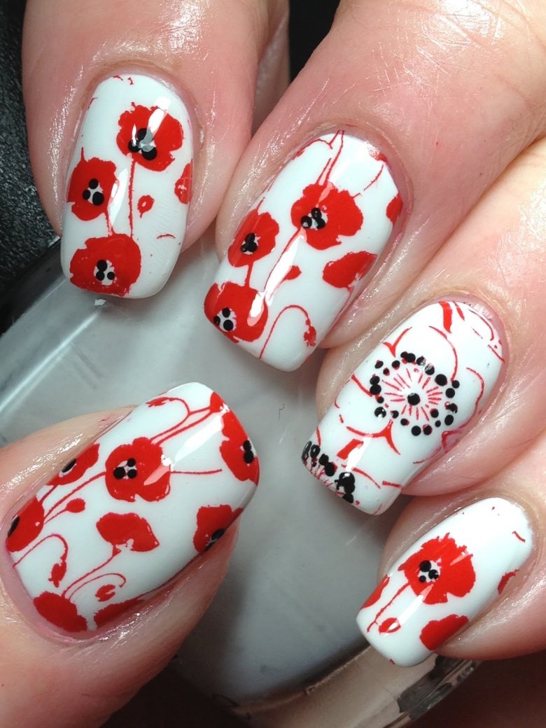 Гель-лак с красным маком