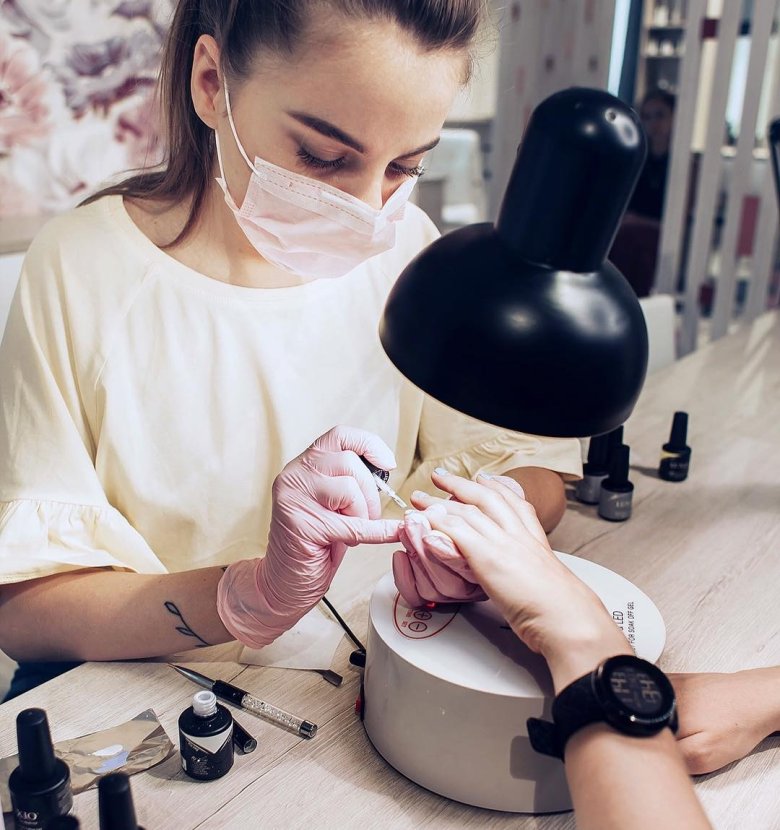 Педикюр в барбершопе