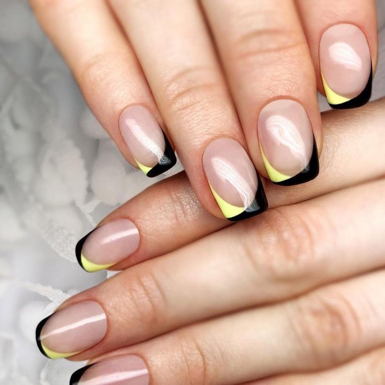 Необычный френч на квадратных ногтях