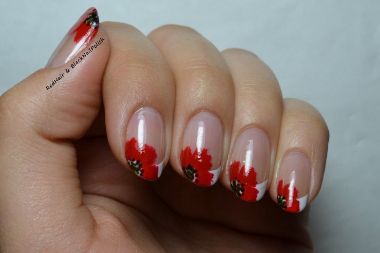 Французский маникюр с маками