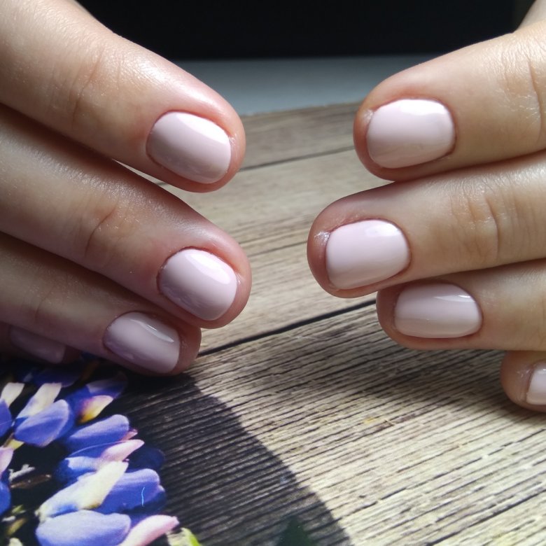 Ногти розовые нежные