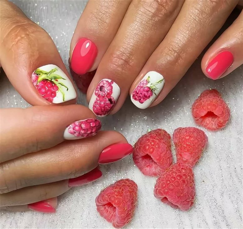 Маникюр с малиной