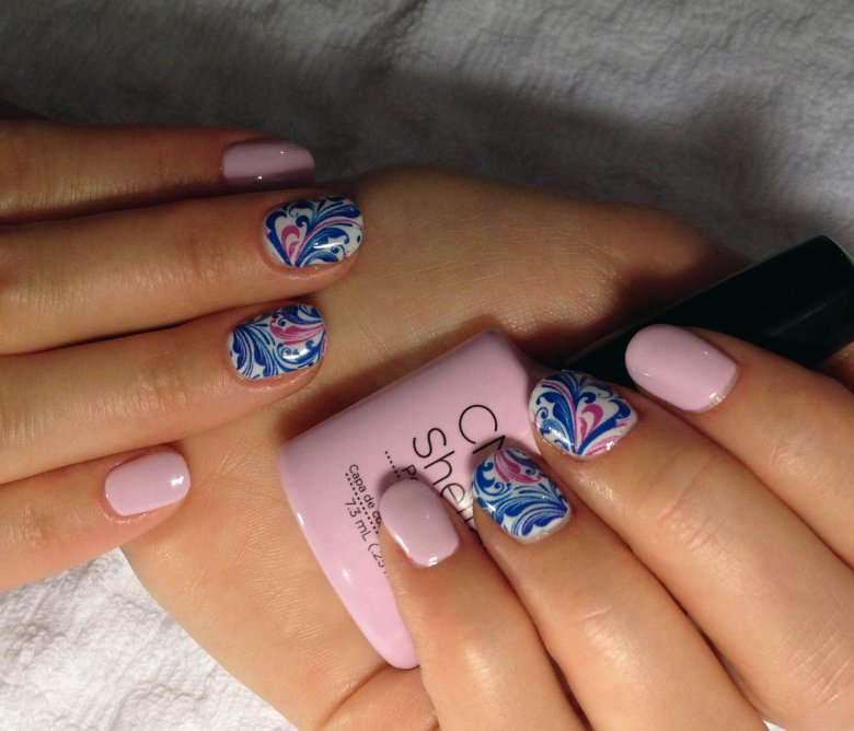 Синие ногти со слайдерами