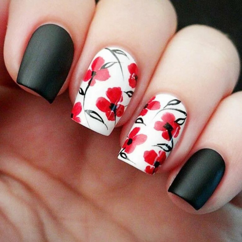 Красивый красный маникюр