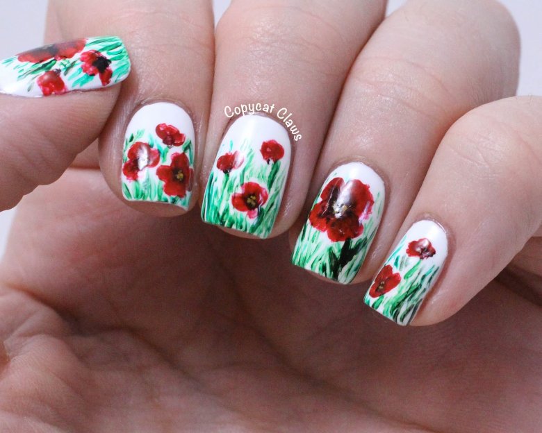 Слайдер маки на ногтях