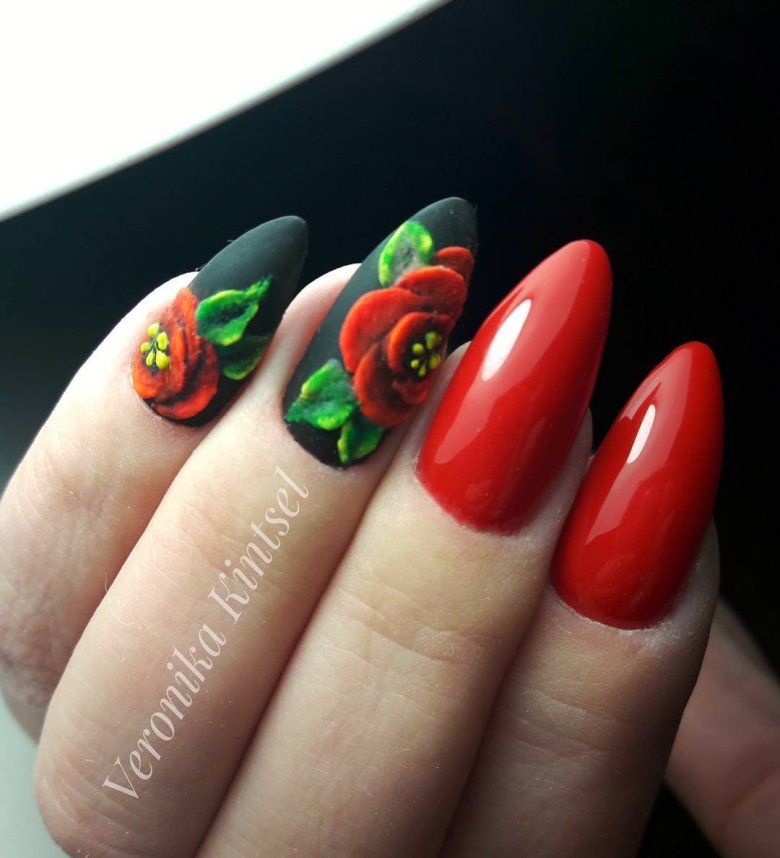 Маникюр с маками на короткие ногти