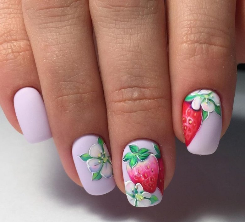 Маникюр с фруктами