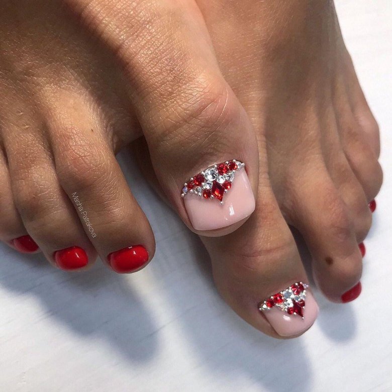 Аппаратный маникюр и педикюр