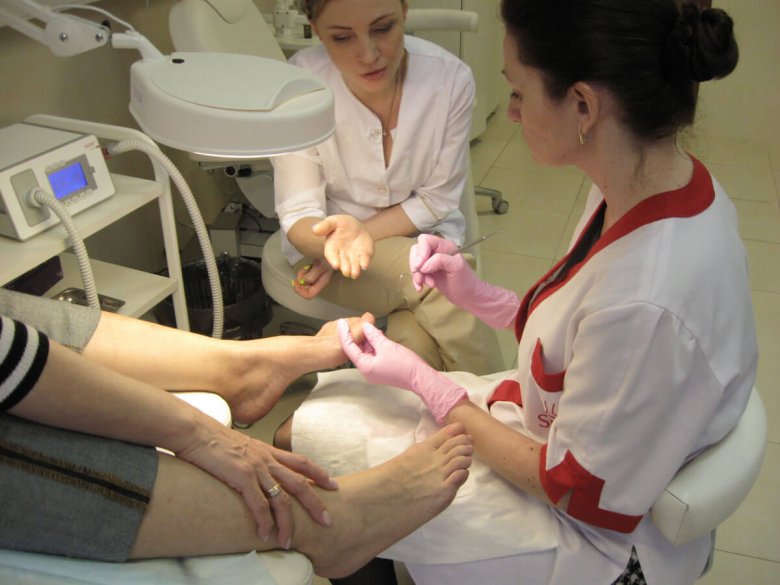 Аппаратный маникюр и педикюр