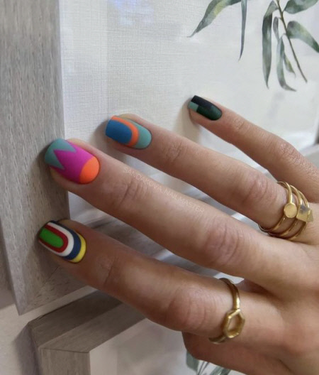 Стильний дизайн нігтів