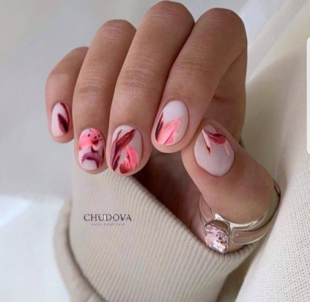 Ефектний та стильний дизайн нігтів