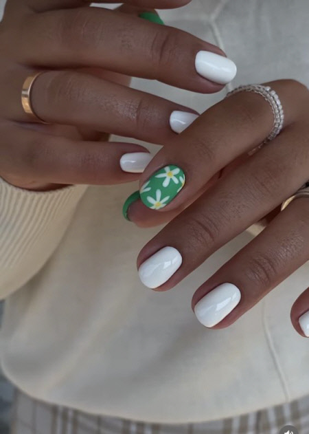 Трендовий манікюр із дизайном