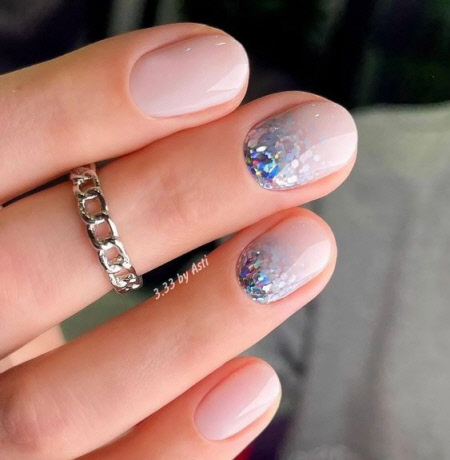 Фото манікюру з блискітками