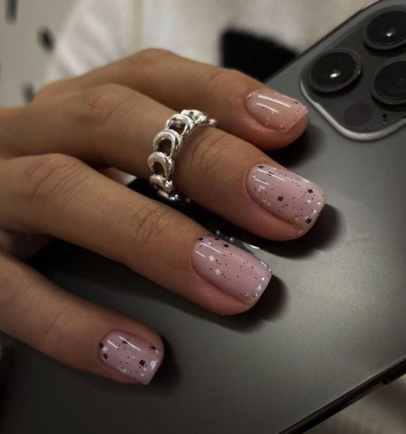 Трендовий дизайн нігтів сезону