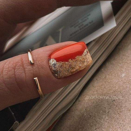 Манікюр із фольгою