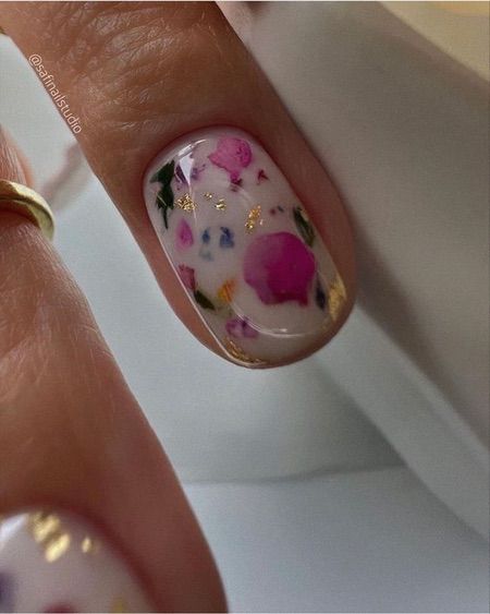 Красивий манікюр сезону