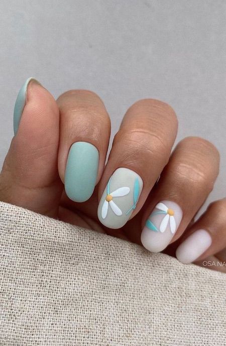 Красивий манікюр сезону