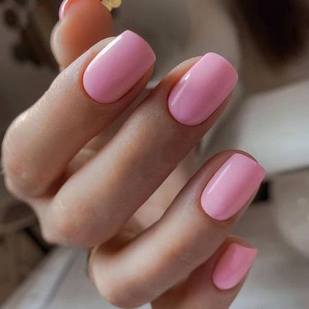 Рожевий манікюр
