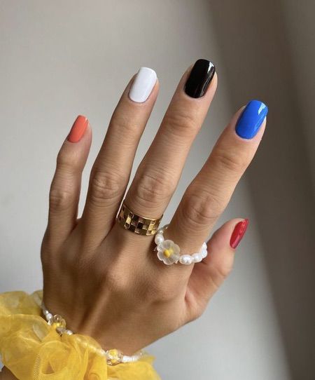 Різнокольоровий літній манікюр