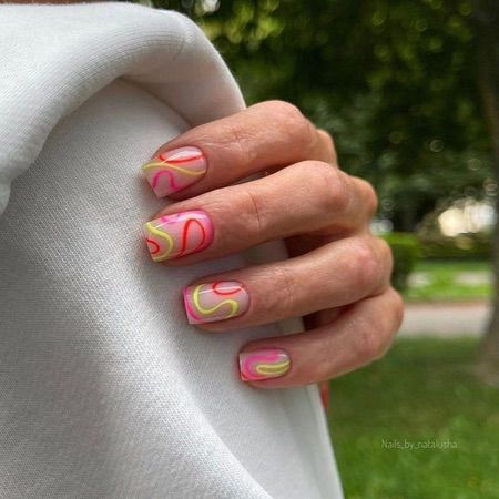 Красивий манікюр сезону