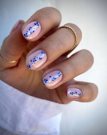 Манікюр з квітами