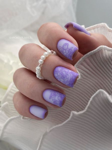 Ніжний бузковий манікюр