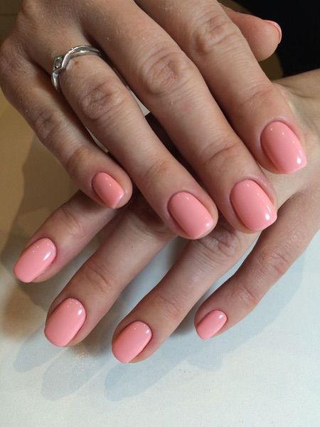 Цьогорічний ніжний манікюр