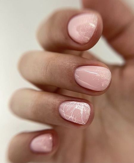 Красивий весняний манікюр