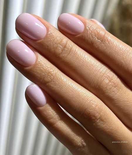 Цьогорічний ніжний манікюр