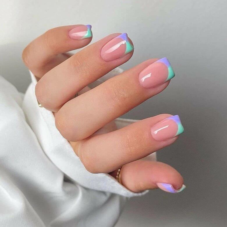 Маникюр френч цветной