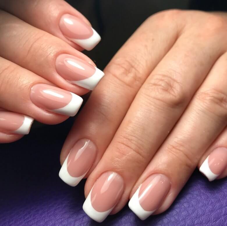 Маникюр френч классика