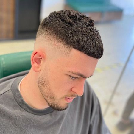 Фото модних чоловічих стрижок