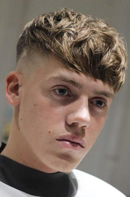 Трендова коротка стрижка Кроп