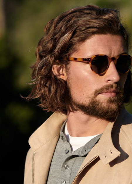 Чоловічі багатошарові стрижки на довге волосся