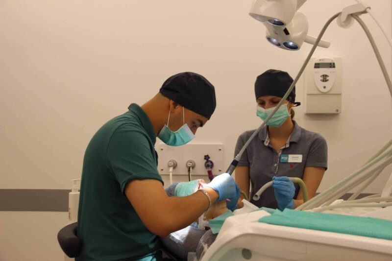 Повна реставрація щелепи