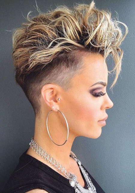 Фото актуальних жіночих стрижок
