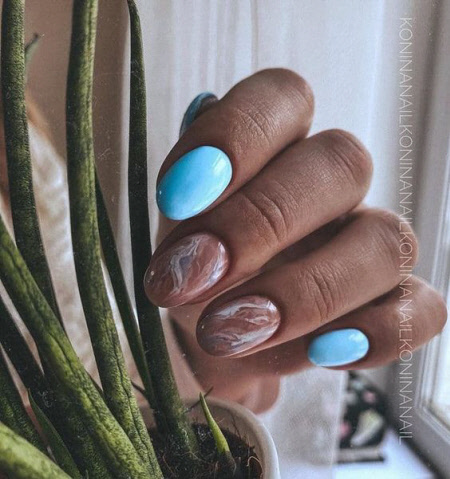Фото блакитного манікюру