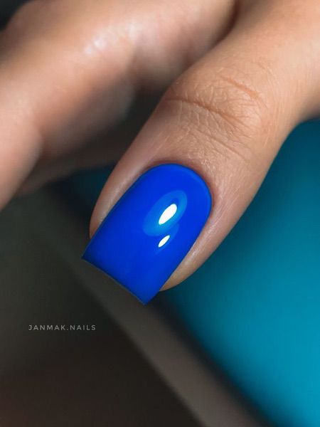 Синій манікюр