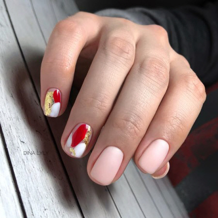 Гарний дизайн нігтів абстракції