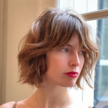 Фото актуальних жіночих стрижок