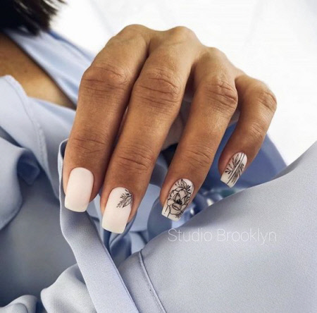 Білий манікюр із дизайном: модні тренди