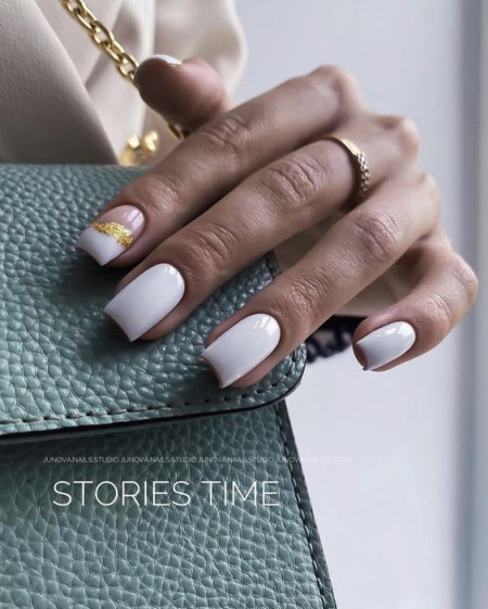 Білий манікюр із дизайном: модні тренди
