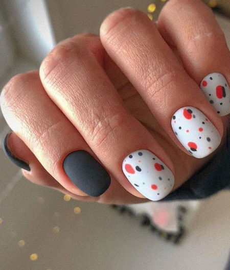 Білий манікюр із дизайном: модні тренди