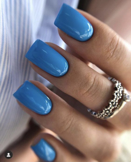 Однотонний манікюр